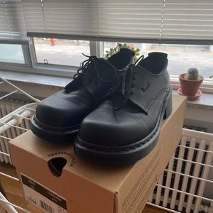 Dr. Martens 8461 Chunky Gibson Oxfords